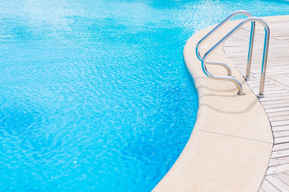 piscina opaca